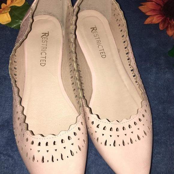 Flats - Picture 2 of 5